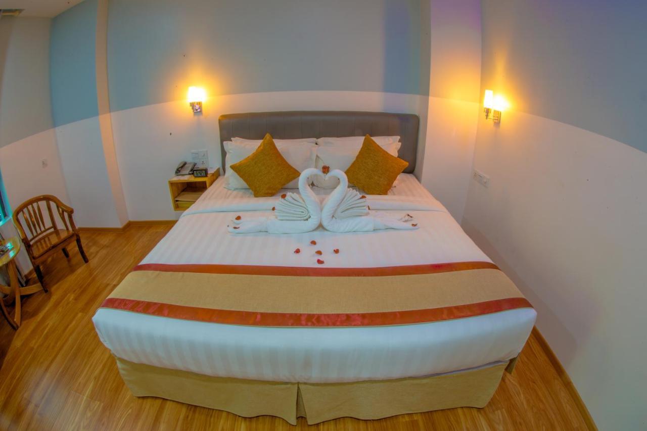 Gold Leaf Hotel Мандалей Екстериор снимка